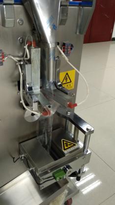  �o�˻�Ŵ�׹����z���b�C�����D